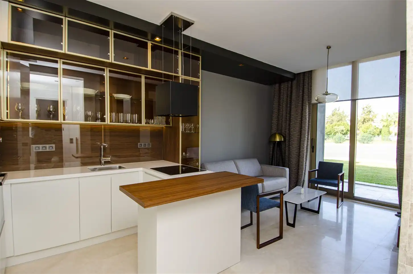 Изображение Ультра-премиальная студия у Средиземного моря